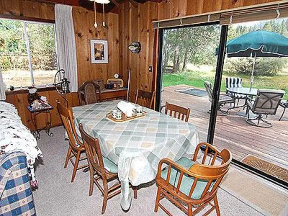 1207 Omalley Drive by RedAwning