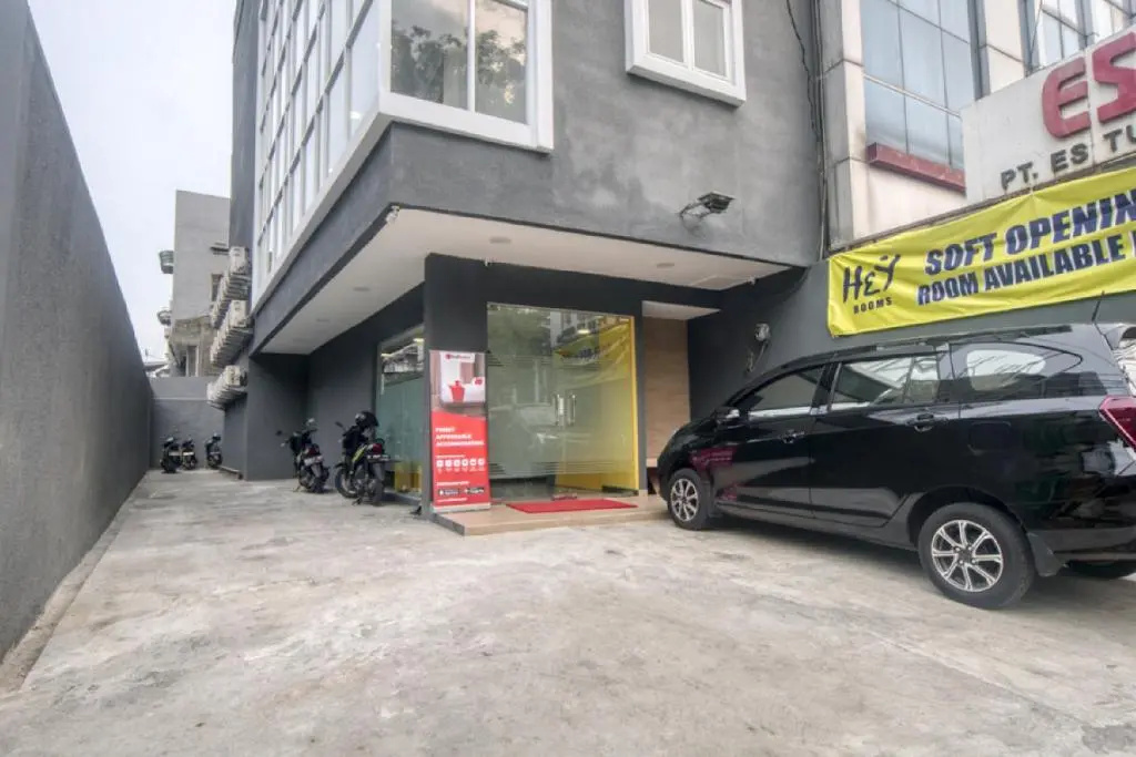 Formerly RedDoorz Plus @ Cideng Timur