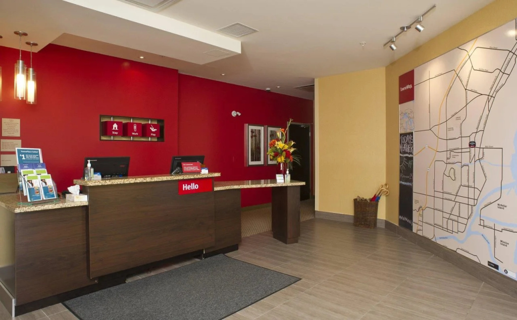 Lobby & Reception