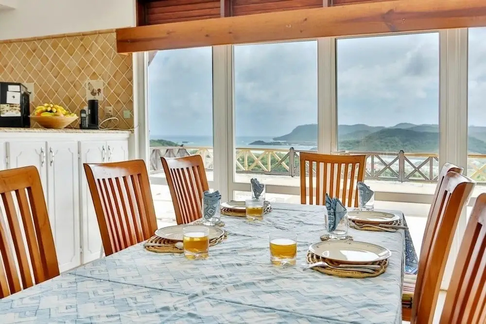 Hilltop Villa With Great Views Out To Sea - Villa Cadasse 3 Bedroom Villa by RedAwning