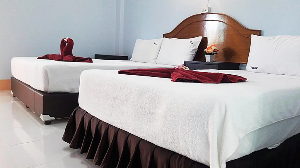 Standard Triple room