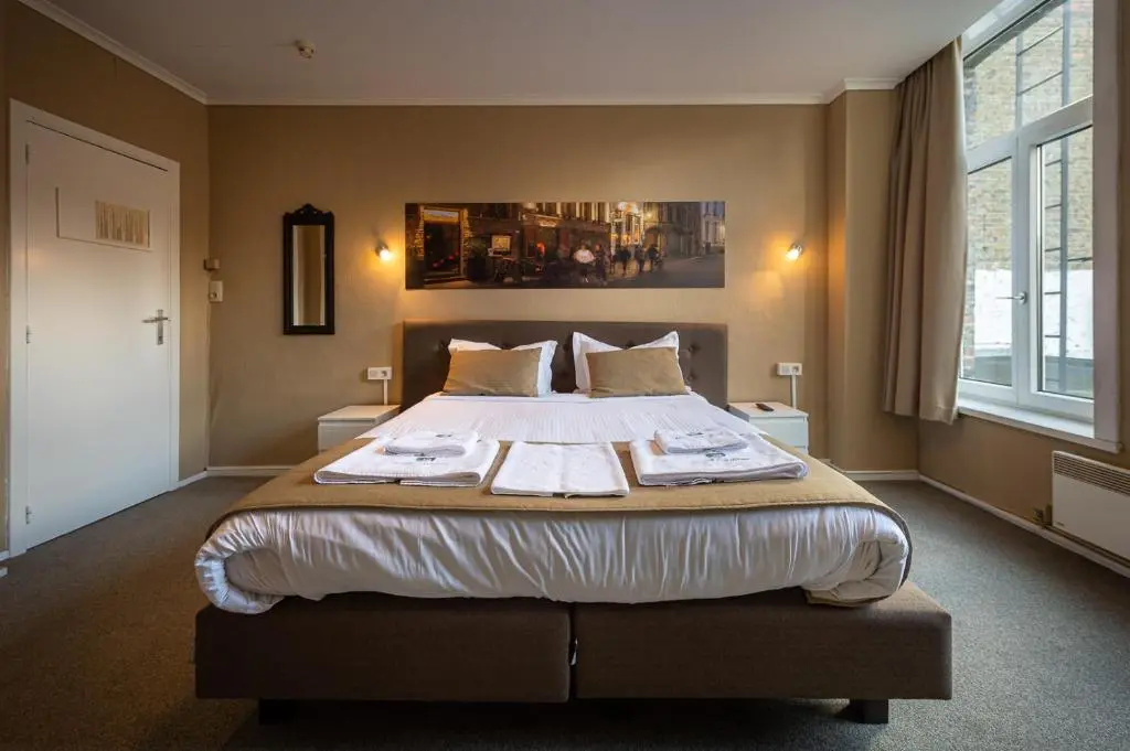 Standard Double room (full double bed)