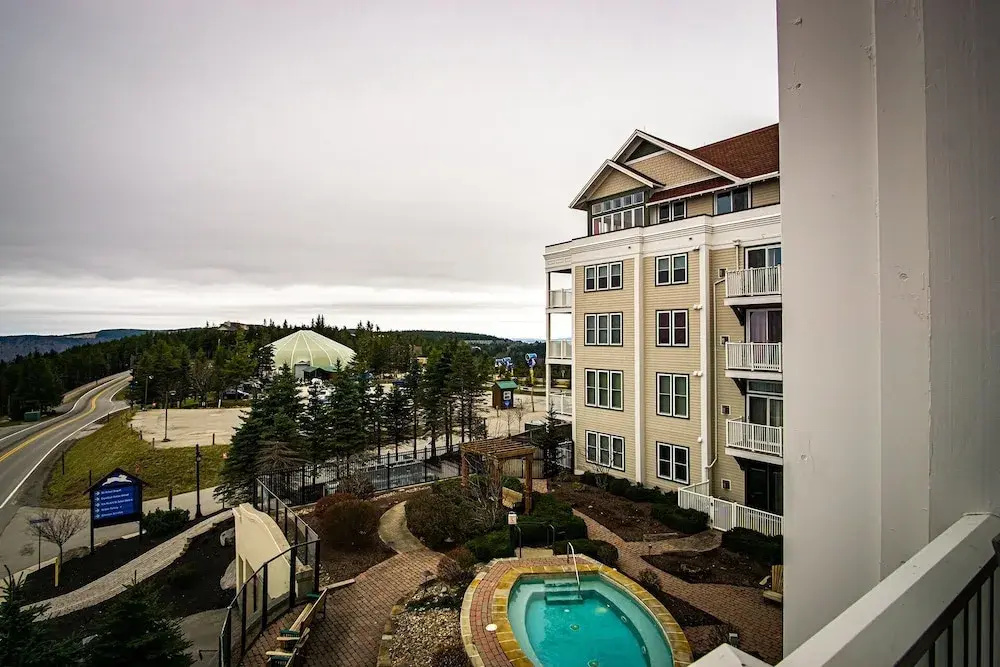 2 Br Seneca Condo 200 Beautiful Vista Views