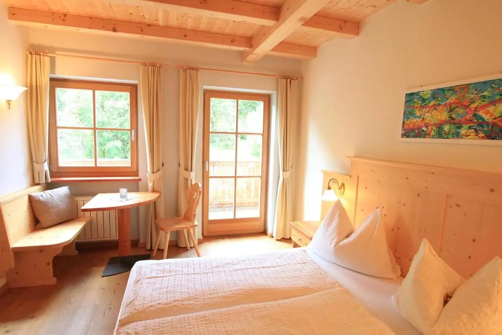 Standard Double room with balcony (full double bed)