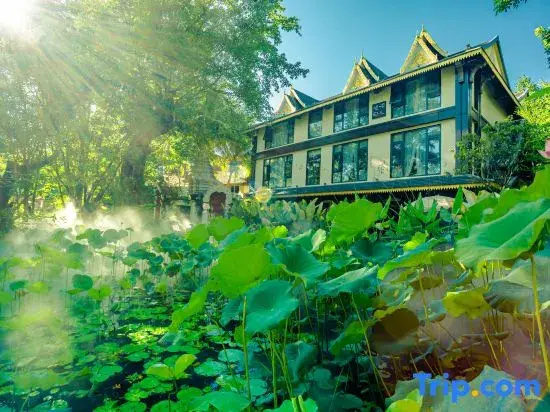 YunGuan Shunde House Resort Hotel （Jinghong, West Shuangjing Starlight Night Market Shop)