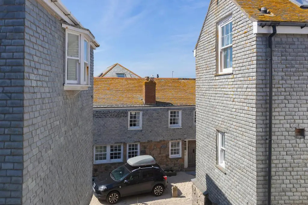 4 Porthmeor Court