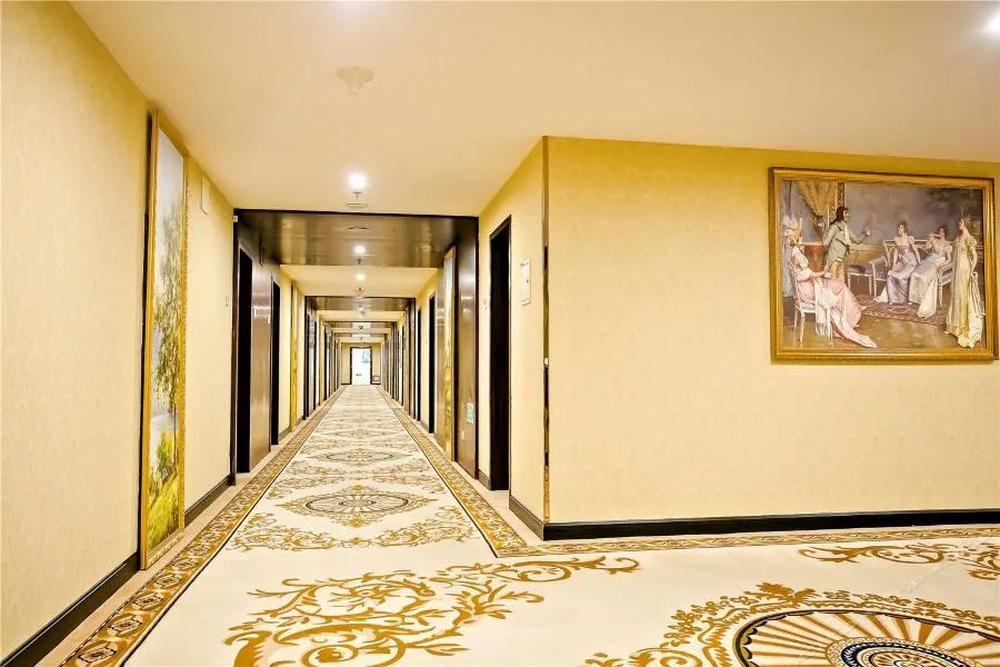 Lobby & Reception