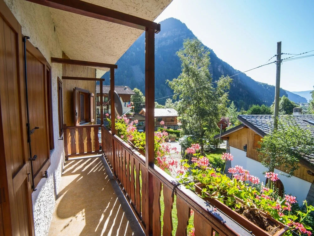 Balcony & Terrace