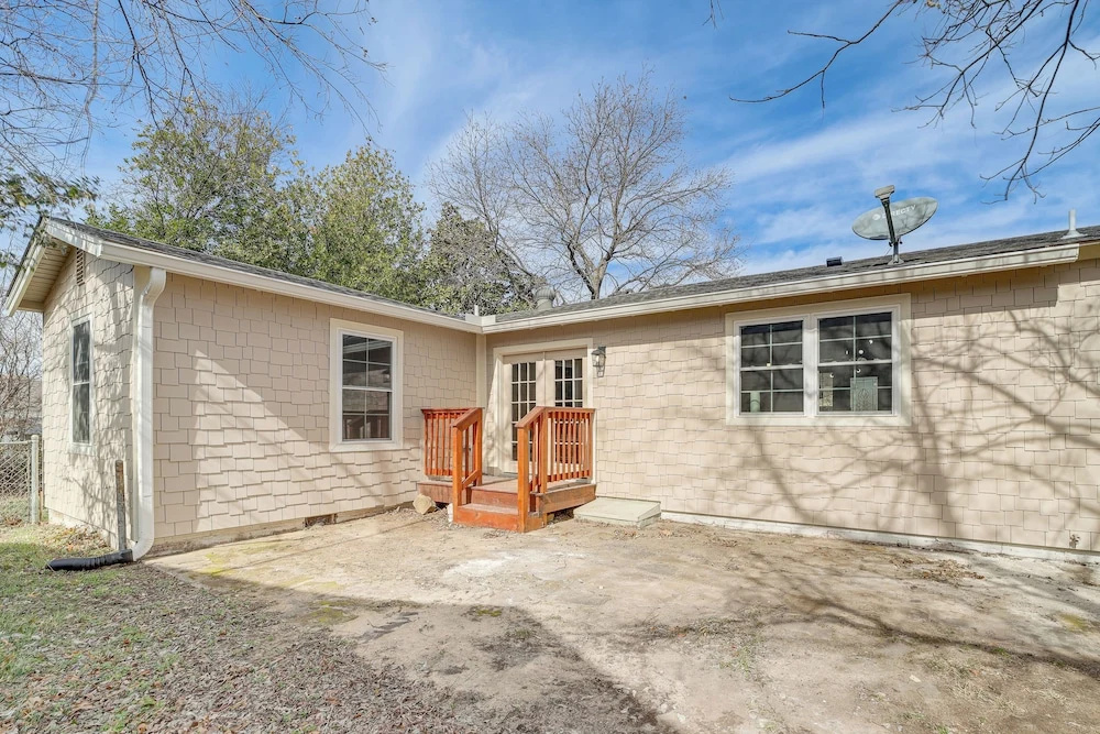 1 Mi to Campus: Modern Tulsa Home w/ Private Yard