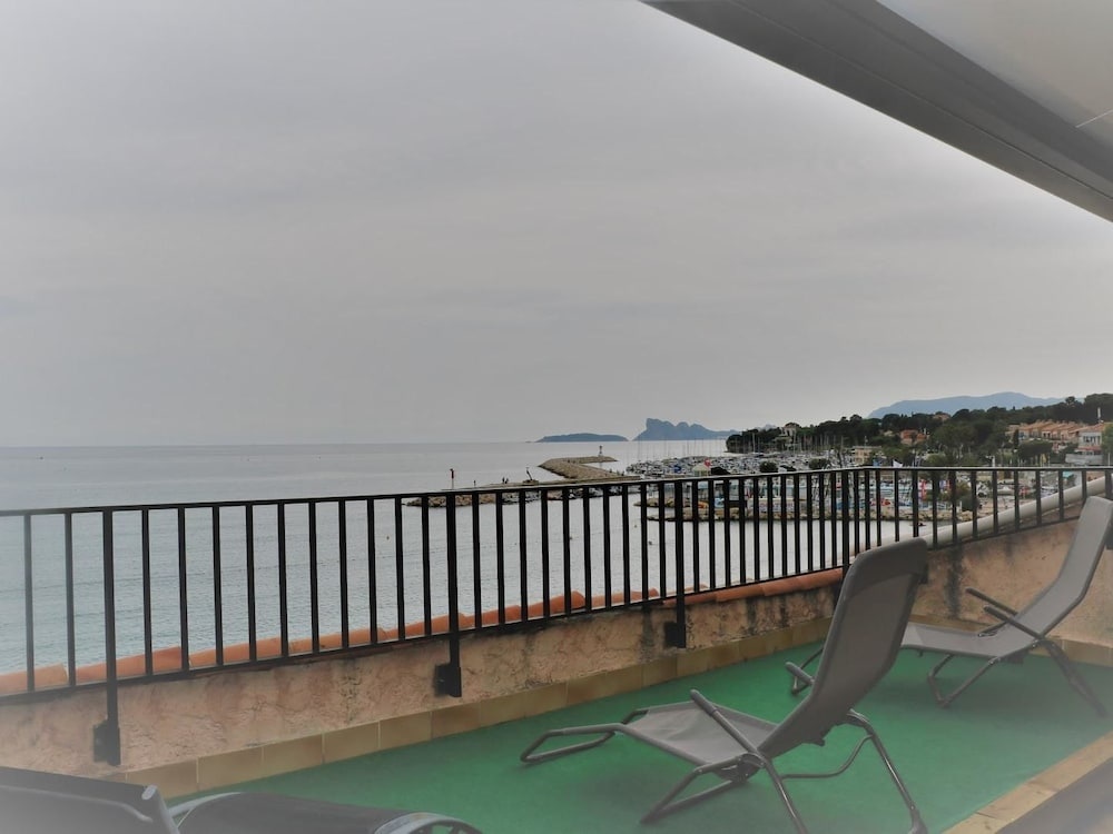Beach & Waterfront