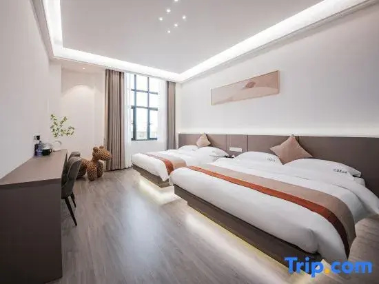 3 Bedrooms Suite with balcony and with sea view