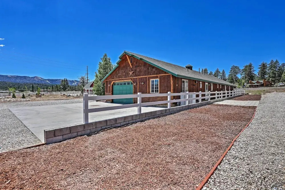 Hot Tub & Mtn Views: Peaceful Big Bear Home!