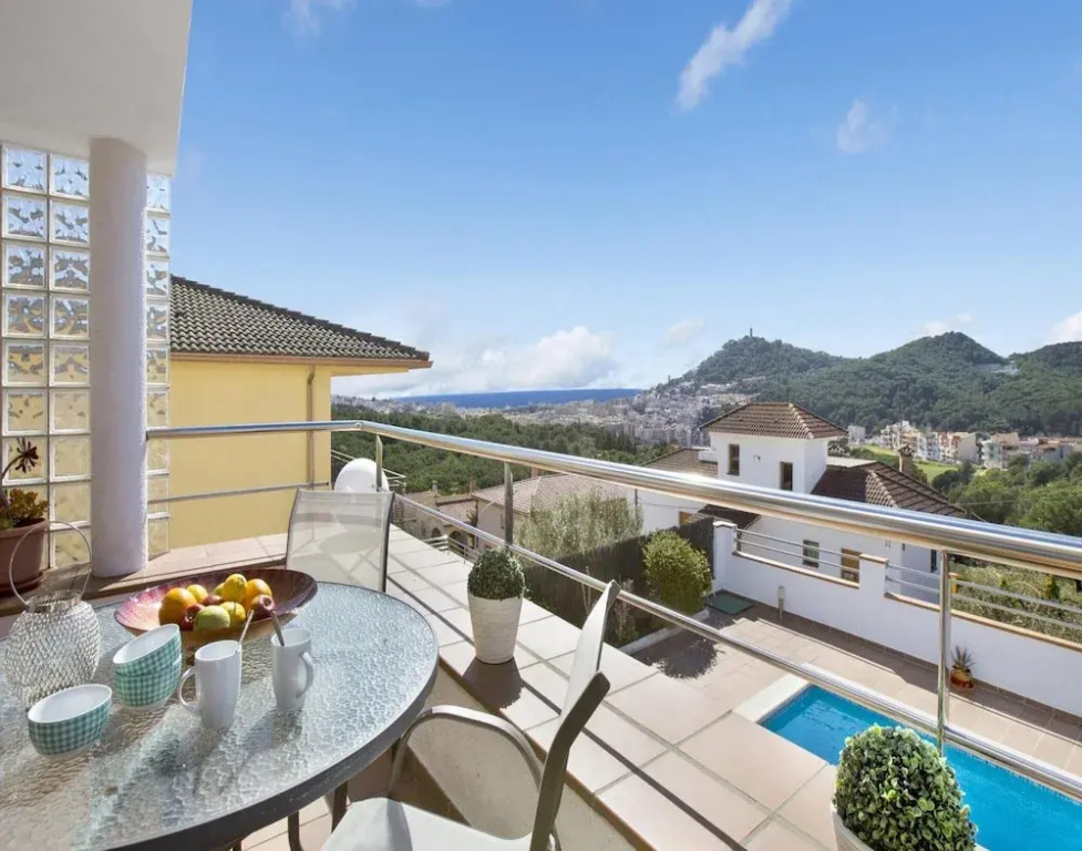 Villa in Blanes With Pool and Beach Views