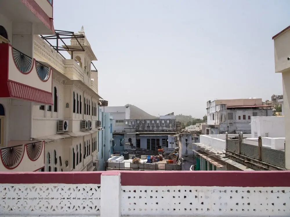 The Girdhar Niwas By OYO Rooms