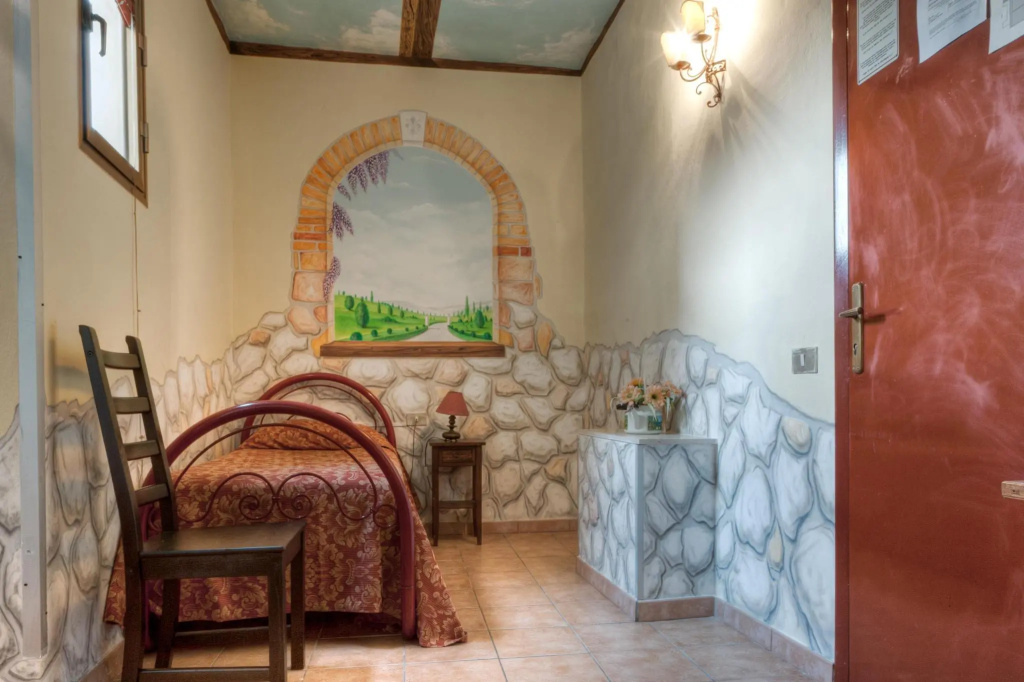Double room (full double bed)