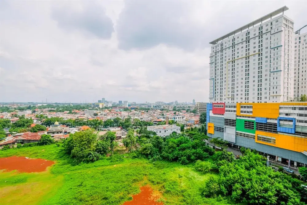 Comfort And Spacious 2Br At Bassura City Apartment