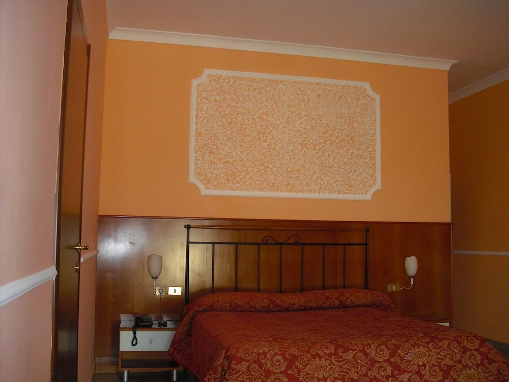 Standard Double room with balcony (full double bed)