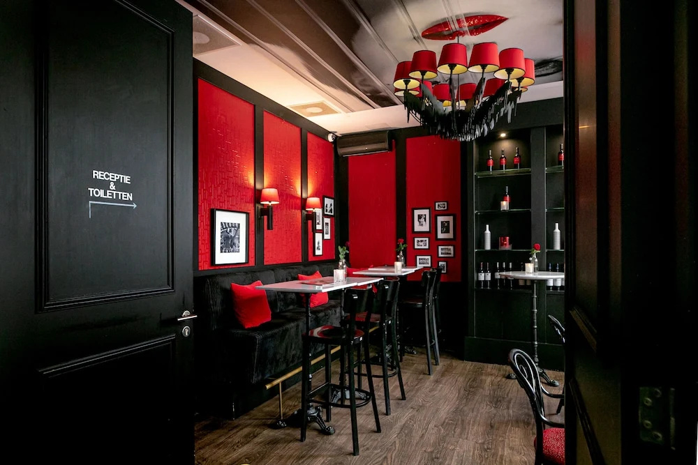 Le Theatre Hotel