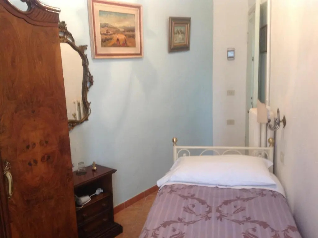 Economy room