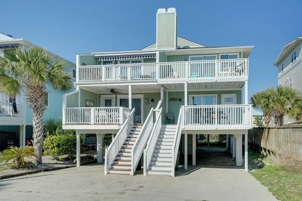 Condo w/ 2 Decks - Steps to Wrightsville Beach!