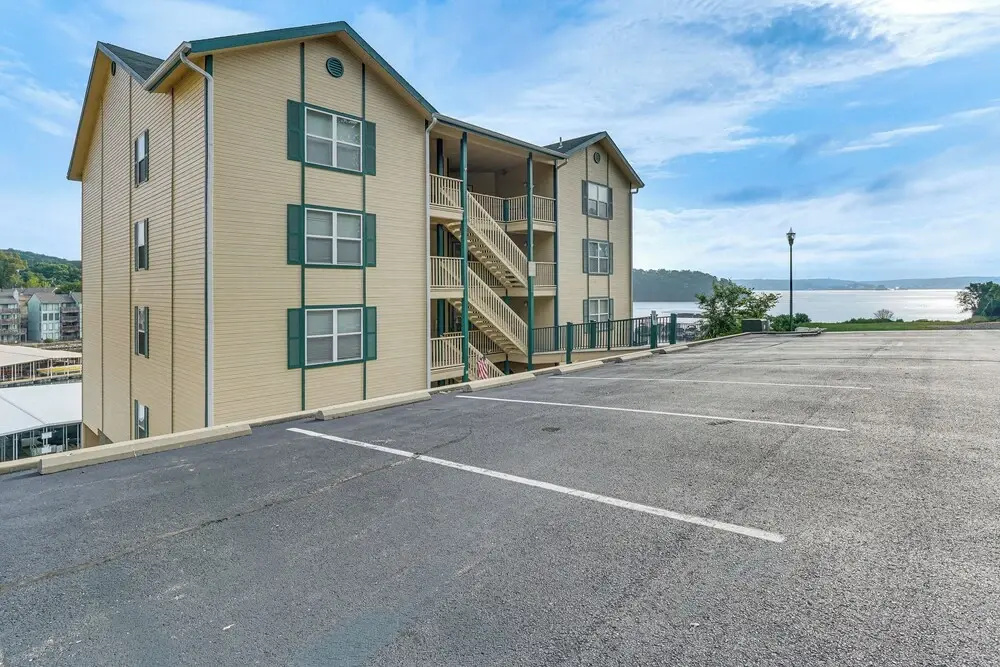 Waterfront Balcony! Condo on Lake of the Ozarks