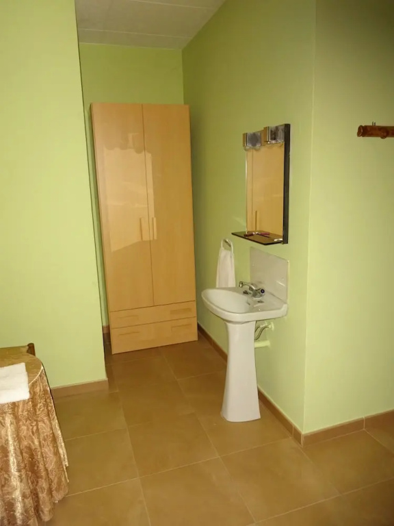 Economy room