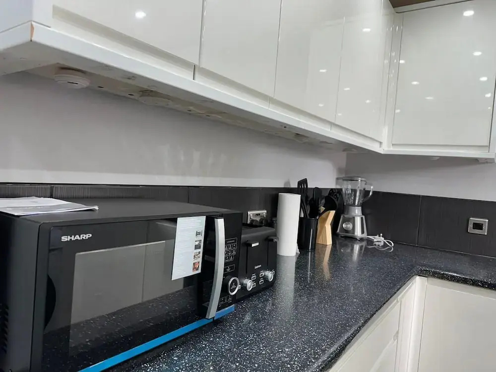 House Sleeps 7 - Contractors, Free Parking
