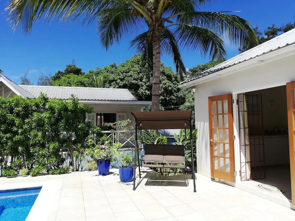 Gibbs Glade Cottage & Garden Studios