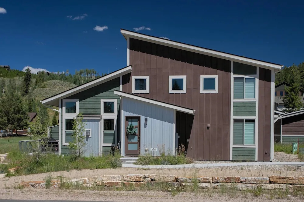 Luxury WP Mtn Cabin, Free Shuttle, Views & Garage