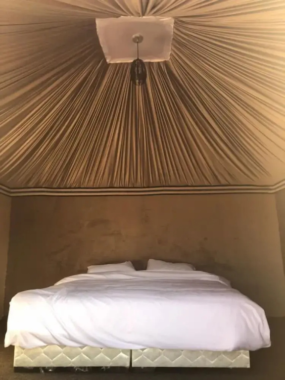 Tent (full double bed)