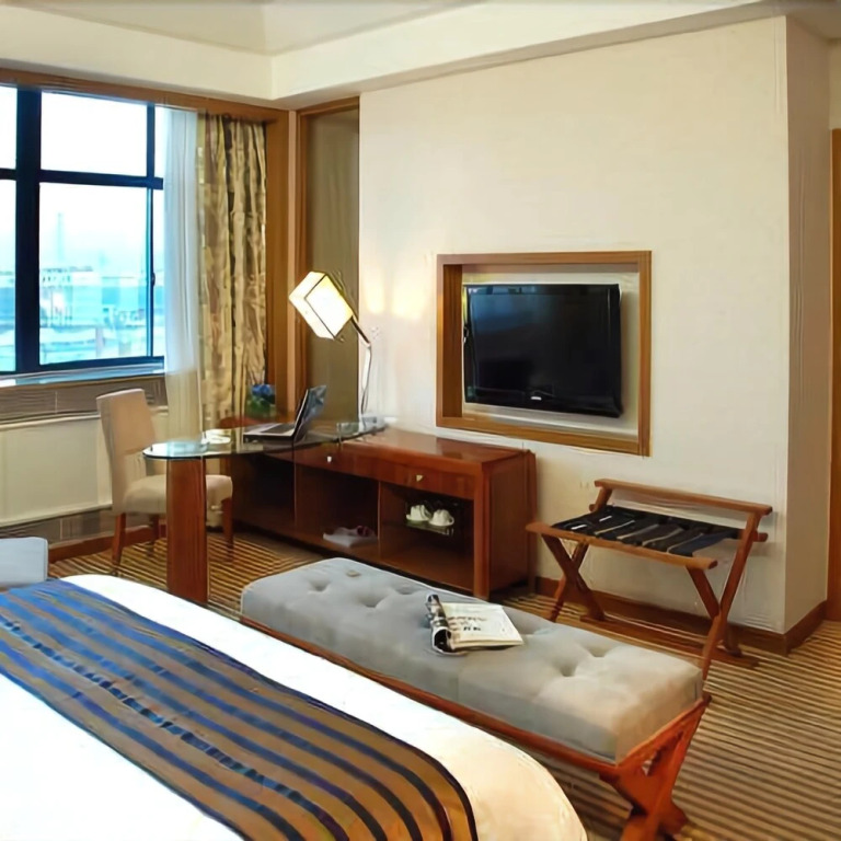 Holiday Plaza Hotel Jiayuguan — фото 4