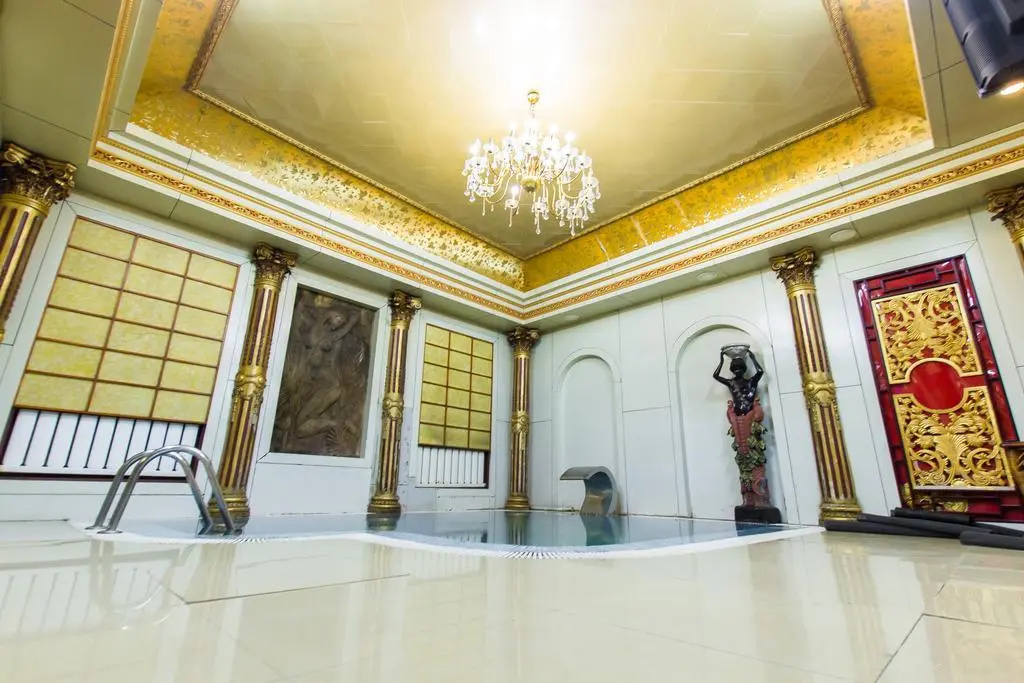 Lobby & Reception