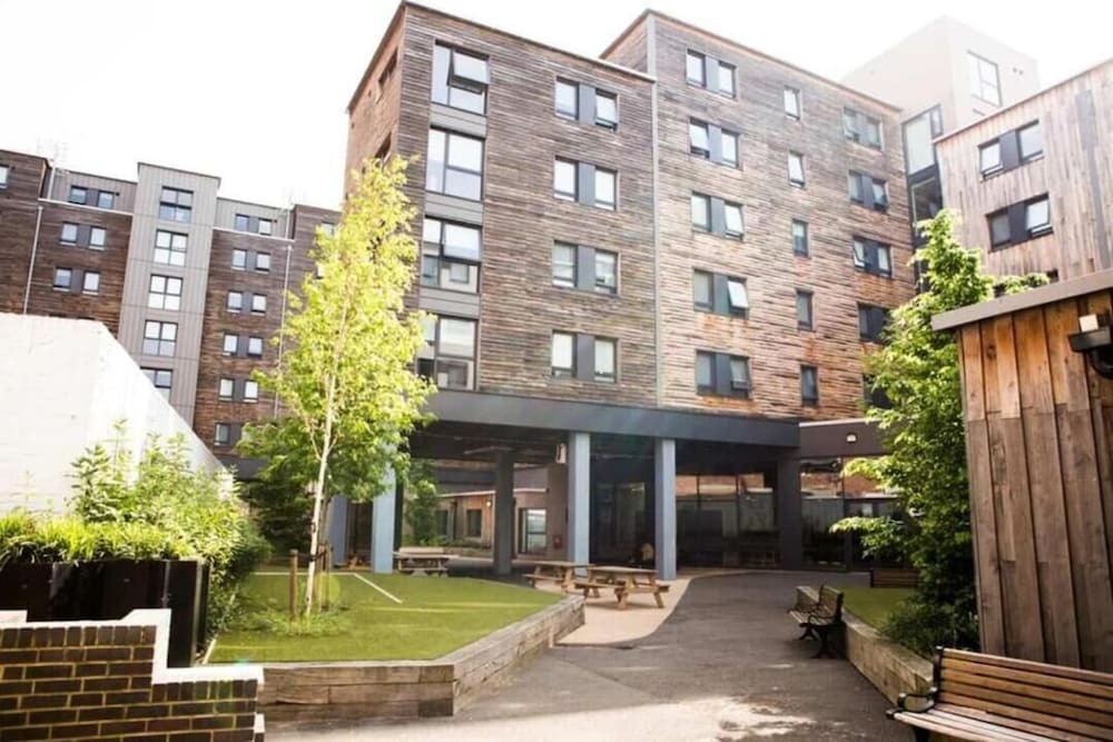 Student Only Bronze Ensuite at Highbury