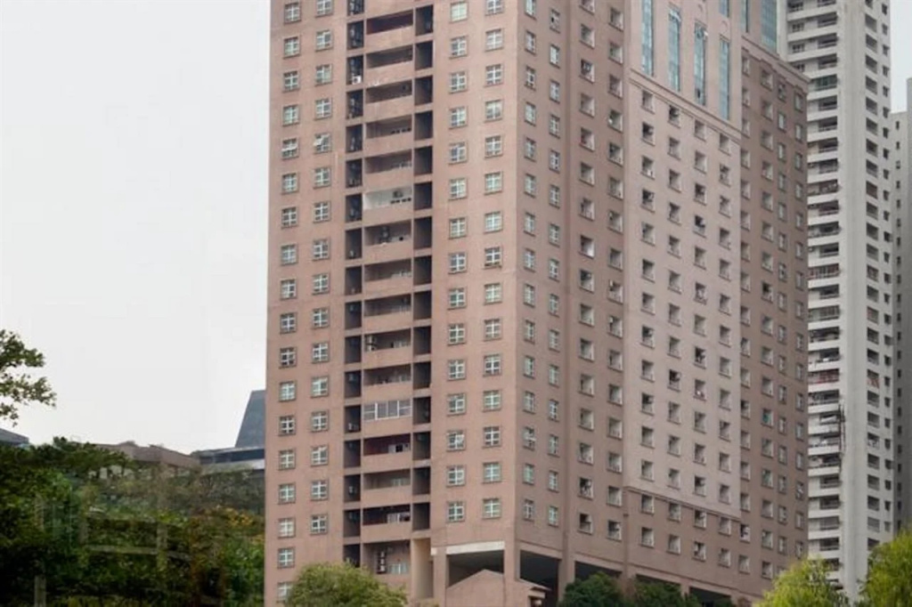 Maytower Apartment