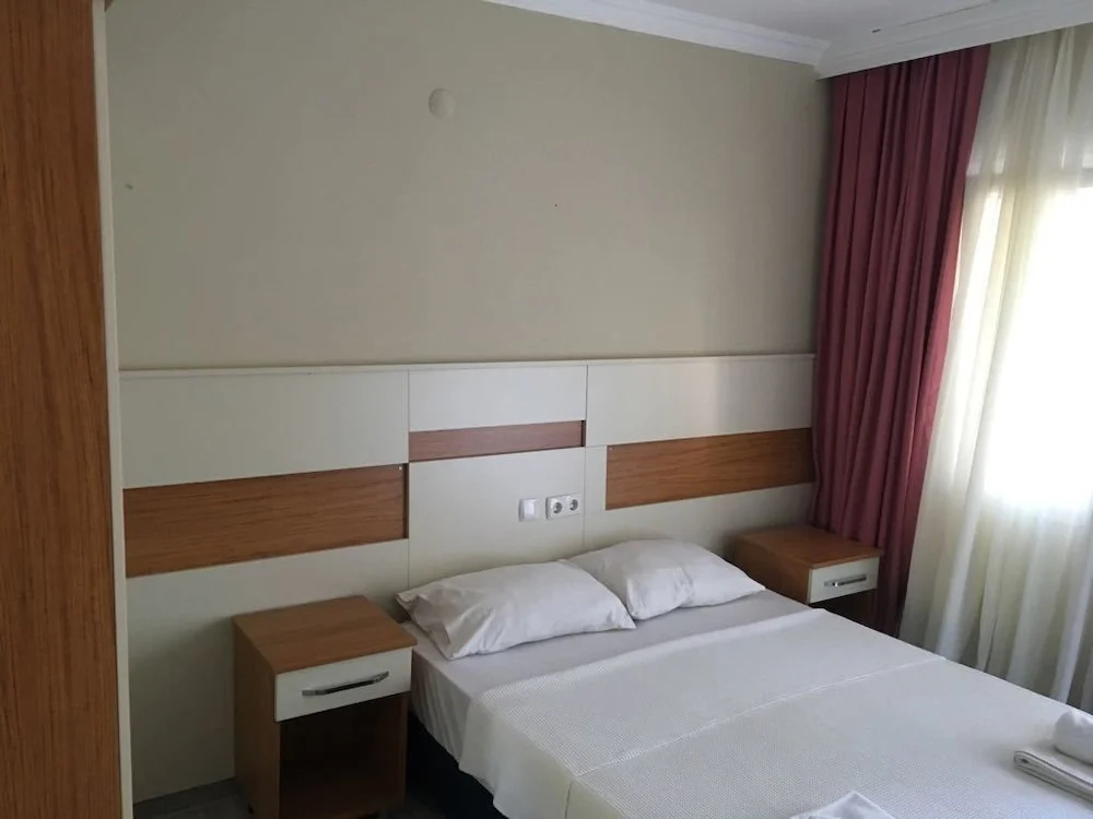 Standard Double room with balcony (full double bed)