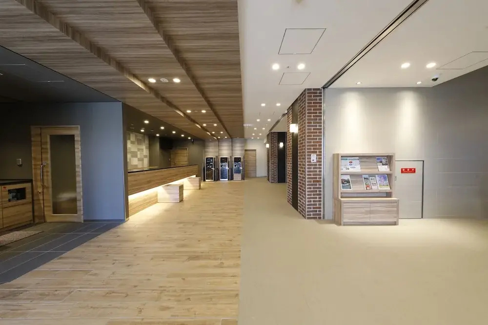 Lobby & Reception