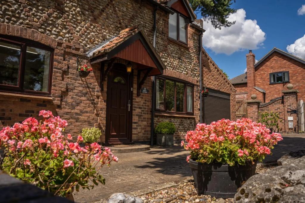 Exclusive Cottage - Hot Tub - Pets OK - In Norfolk Broads