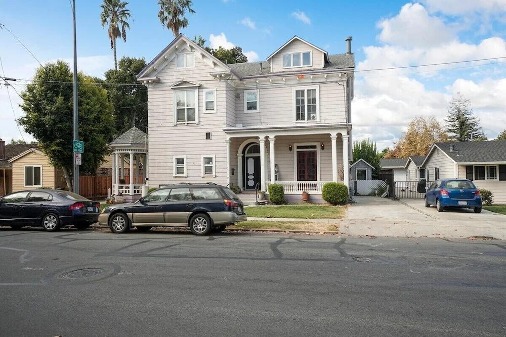 Sunny Studio Near Downtown San Jose