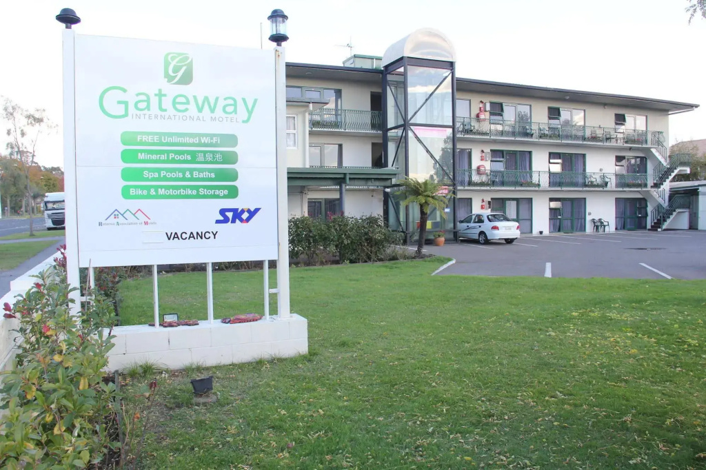 Gateway International Motel