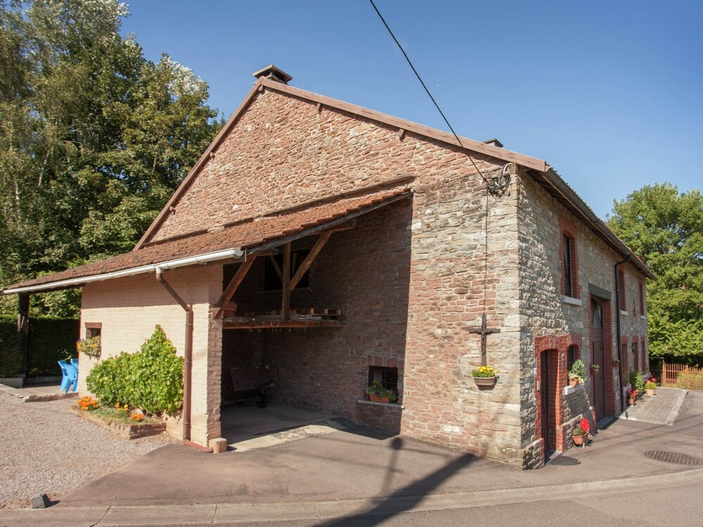 Farmhouse in Basse-bodeux Near Forest