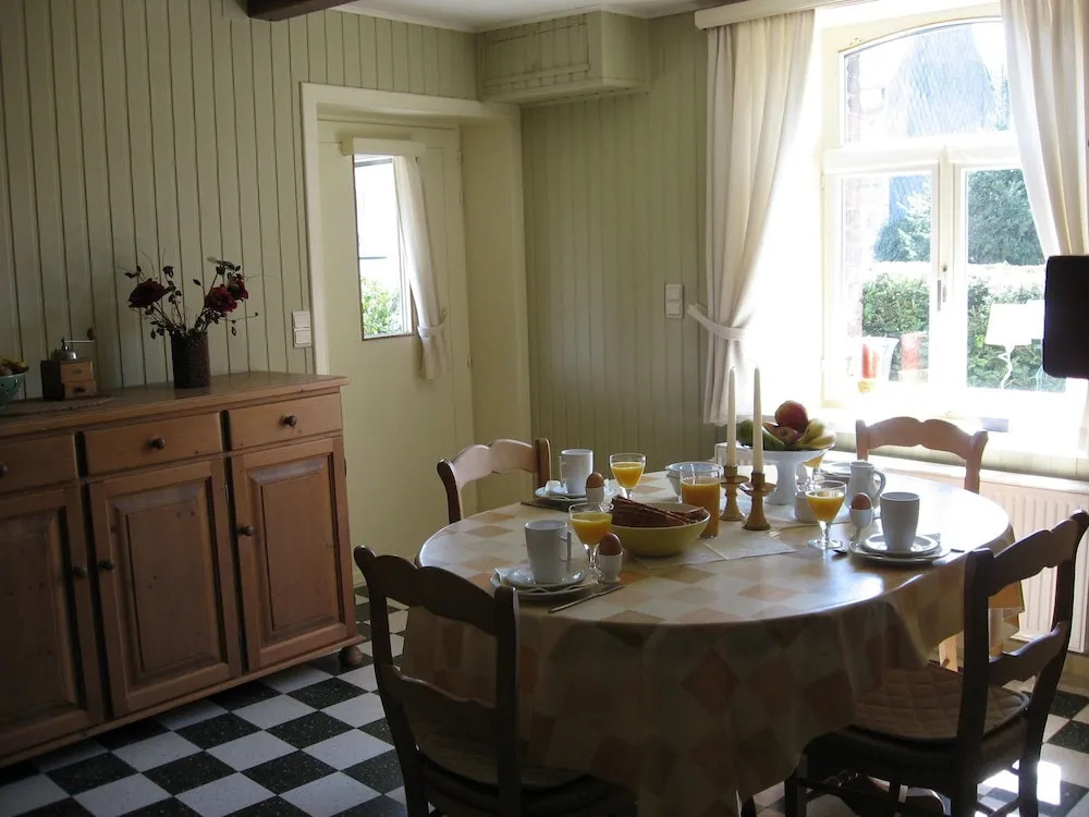 Comfy Holiday Home With Garden, Garden Furniture, Heating - фото 15