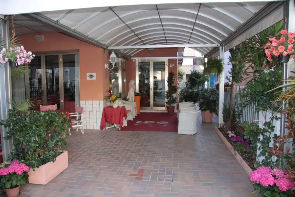 Hotel photo 5
