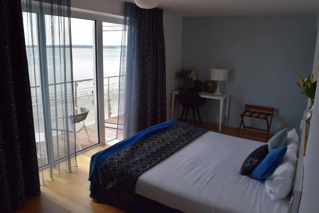 Superior Double room with sea view (full double bed)