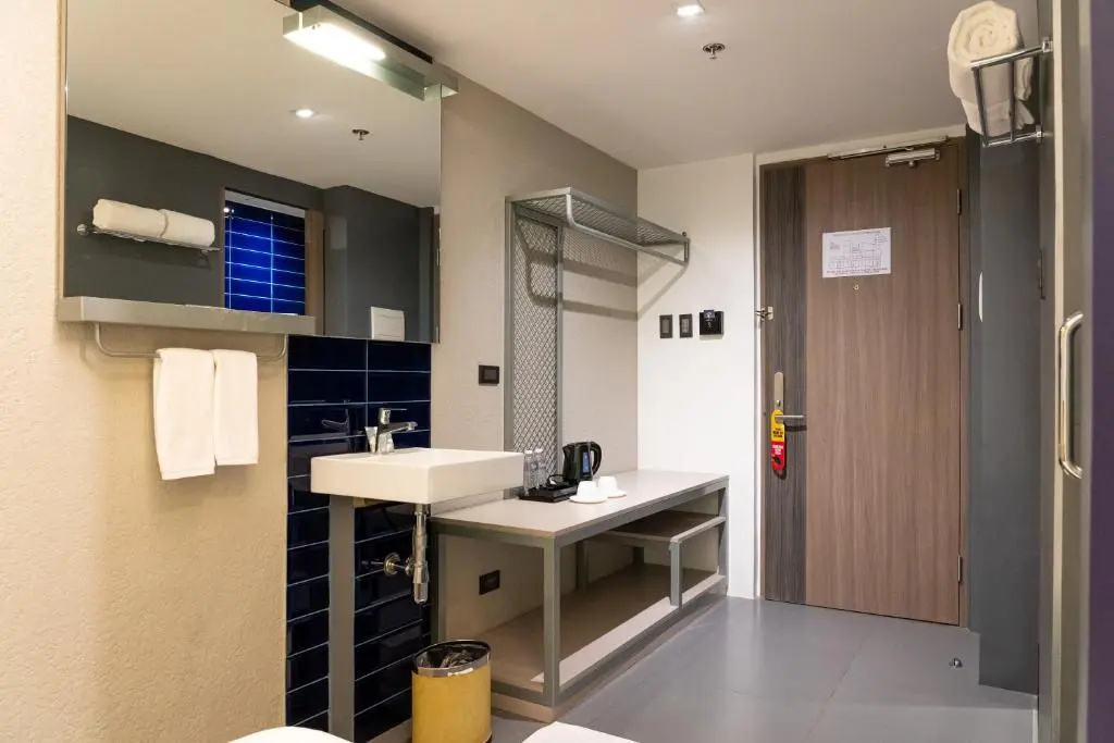 Deluxe Double room (full double bed)
