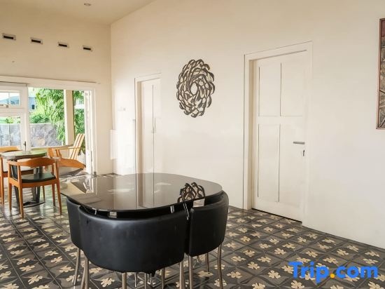 Villa Dora Jogja Near Malioboro Area Mitra RedDoorz in Yogyakarta