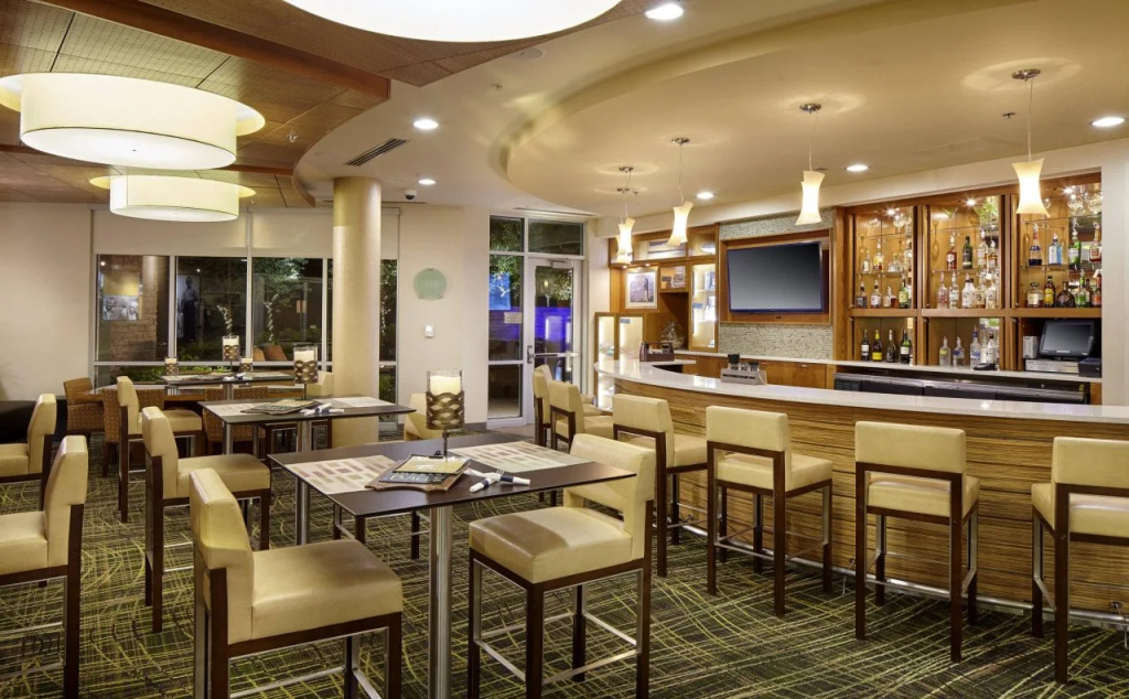Food & Beverage