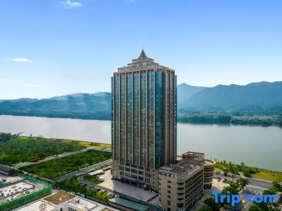 Tonglu Fuchun River Rosery Hotel