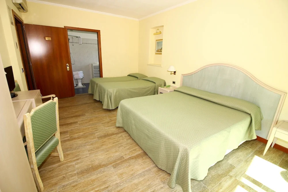 Classic Triple room