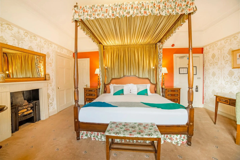 Superior Double room (full double bed)