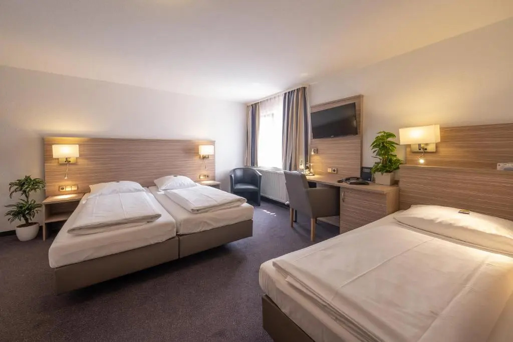 Standard Triple room